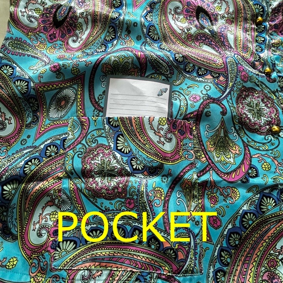 BLOUSE, SILKY POLYESTER, COLOUR: BLUE PAISLEY MIX, SIZE 3X, BUTTON CUFFS, BUTTON - Picture 4 of 12